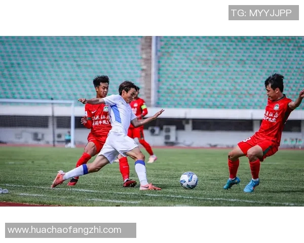 揭秘足球明星小卷毛的真实身份与精彩职业生涯 揭秘足球明星小卷毛的真实身份与精彩职业生涯